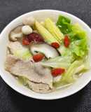 麻油蔬菜肉片湯(簡單料理)