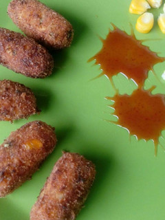 ચીઝ કોર્ન બુલેટસ (Cheese Corn Bullets Recipe In Gujarati) રેસીપી મુખ્ય ફોટો