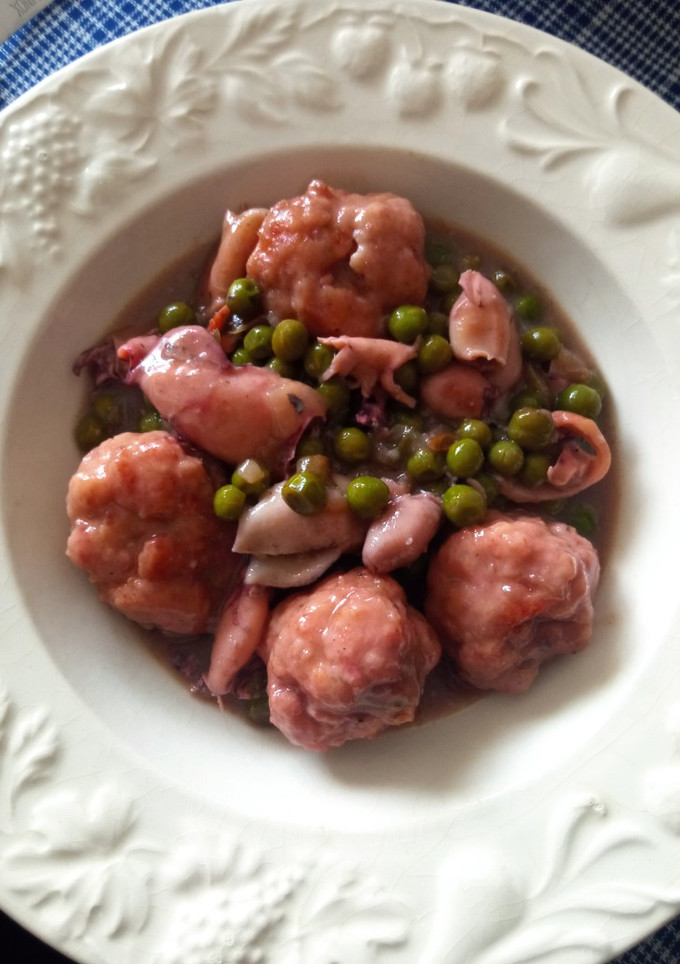Una foto de Albóndigas con calamarcitos