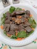 Insalata mista con fegato di vitello con noci