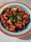 Ensalada tibia de fideos y vegetales