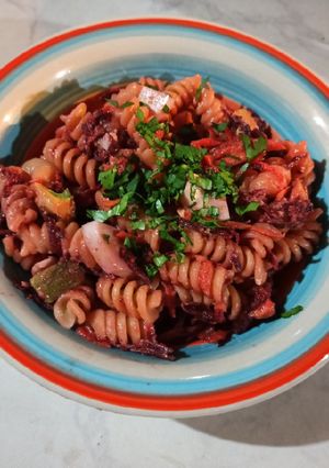 Una foto de Ensalada tibia de fideos y vegetales