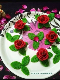 ગુલકંદ રોઝ મીઠાઇ (Gulkand Rose Mithai Recipe in Gujarati) રેસીપી મુખ્ય ફોટો