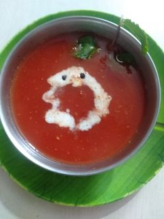 टोमॅटो सूप (tomato Soup recipe in marathi) रेसिपी चे मुख्य फोटो
