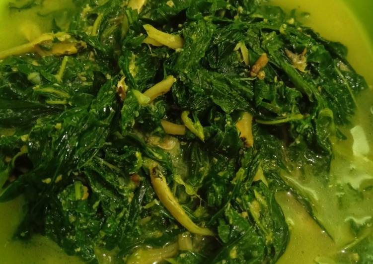 Cara Gampang Menyiapkan Sayur daun singkong kuah santan Anti Gagal