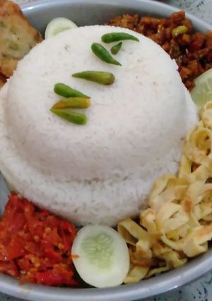 Foto resep Nasi tumpeng ala anak kosan
