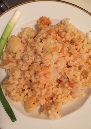 A picture of Bulgur pilaf with potatoes.