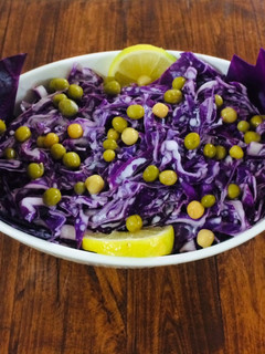 عکسی از دستور سالاد رژیمی ۱کلم قرمز و نخود فرنگی