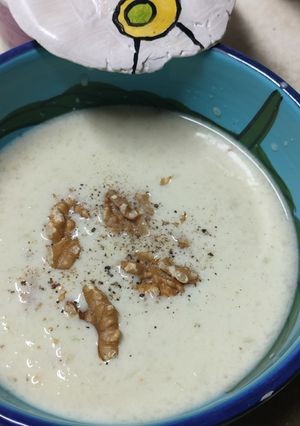 Foto principal de Tarator - Sopa fría de pepino y yogur