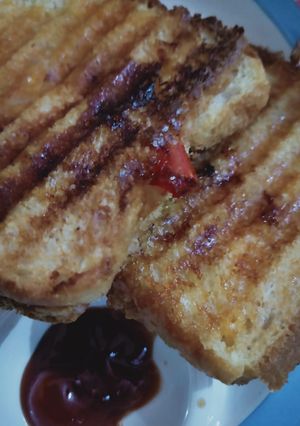 A picture of Bread sandwich.