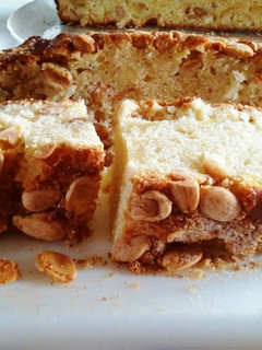 Una foto de Pastel anisado con almendras y manzanas