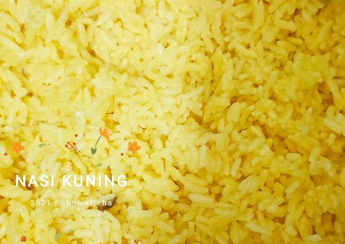 Nasi Kuning (Aron dan Kukus)