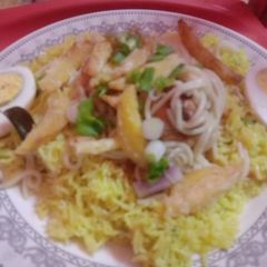 A picture of Chicken Burmese rice.