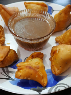 पंजाबी समोसे (punjabi samosa recipe in Hindi) रेसिपी मुख्य फोटो