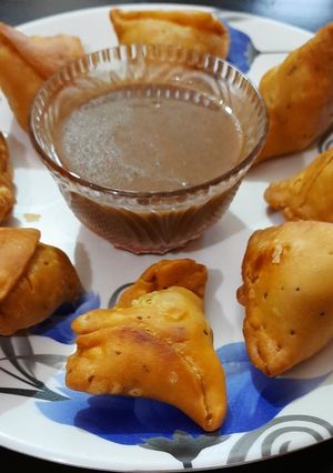 पंजाबी समोसे (punjabi samosa recipe in Hindi) रेसिपी मुख्य फोटो