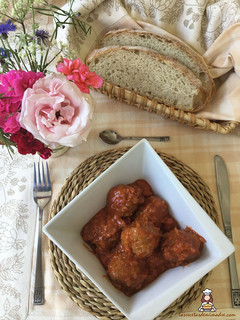 Una foto de Albóndigas en salsa de tomate