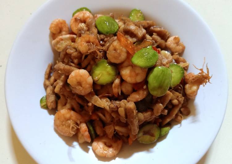 Sambal goreng TUP (Tempe udang pete)