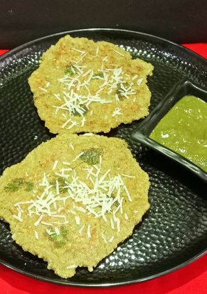 A picture of Sprouted Moong and Oats Chilla.