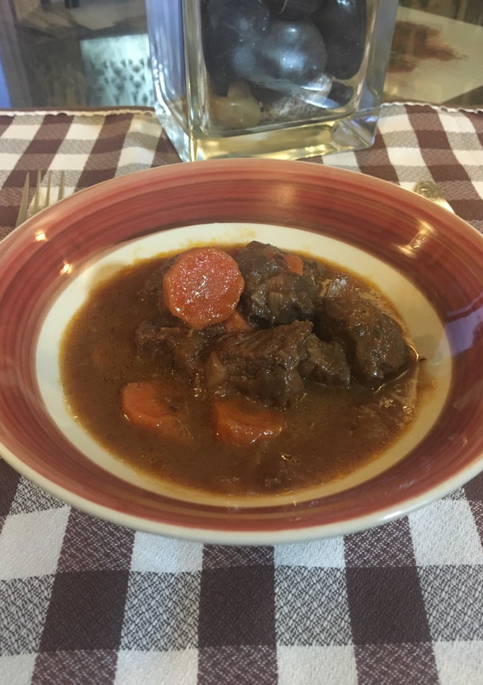 Una foto de Estofado de carne de ternera en olla rápida