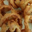 Ροδέλες κρεμμυδιού με μπύρα