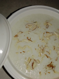 ખીર(kheer recipe in Gujarati) રેસીપી મુખ્ય ફોટો
