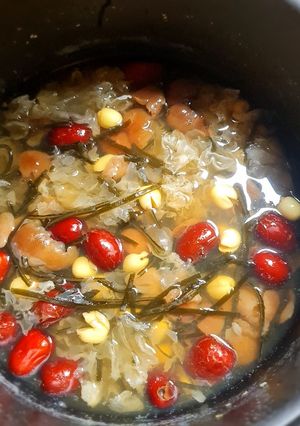 Hình của món Chè Hạt Sen Nhãn Nhục.