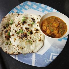 A picture of Tandoori naan.