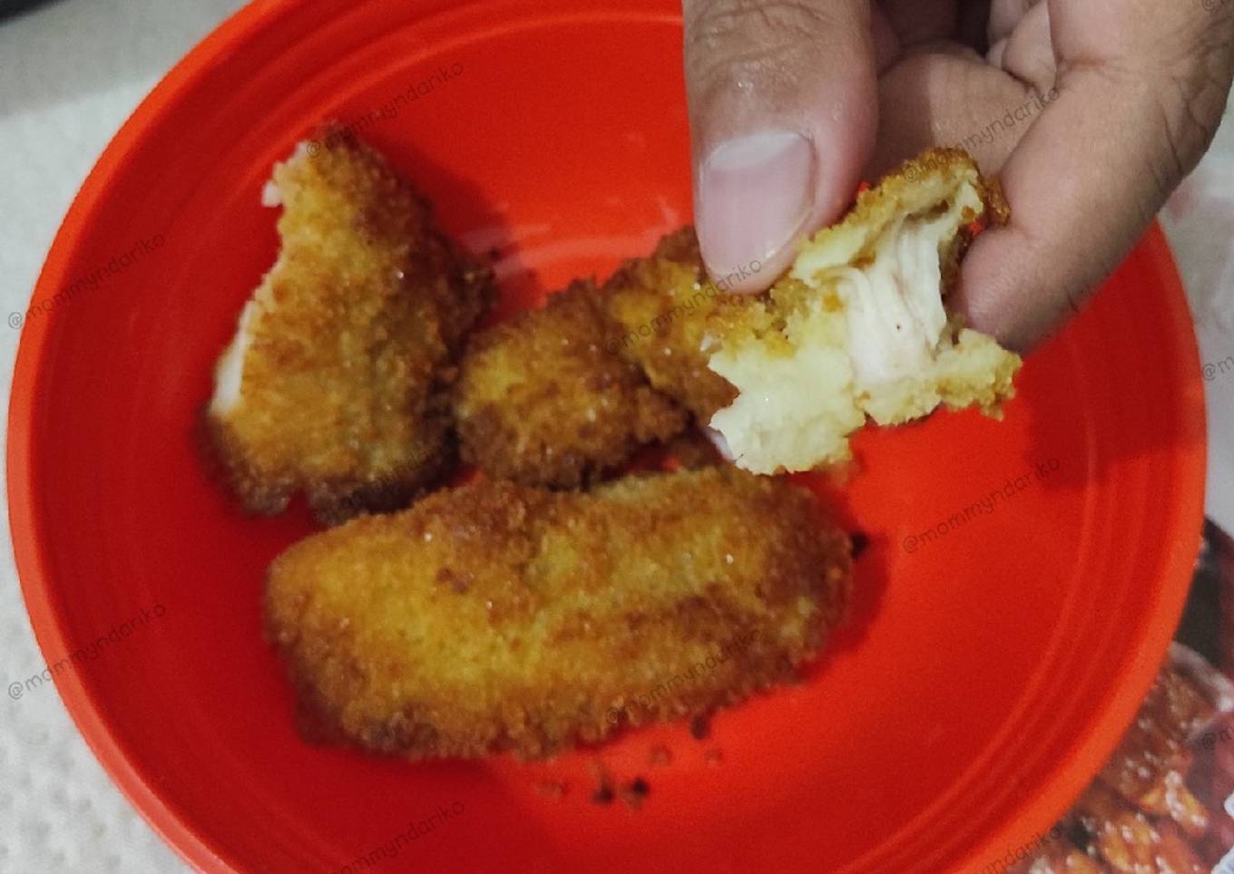 Ayam goreng balut tepung roti atau katsu