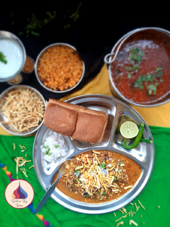 मिसल पाव (Misal Pav recipe in Hindi) रेसिपी मुख्य फोटो