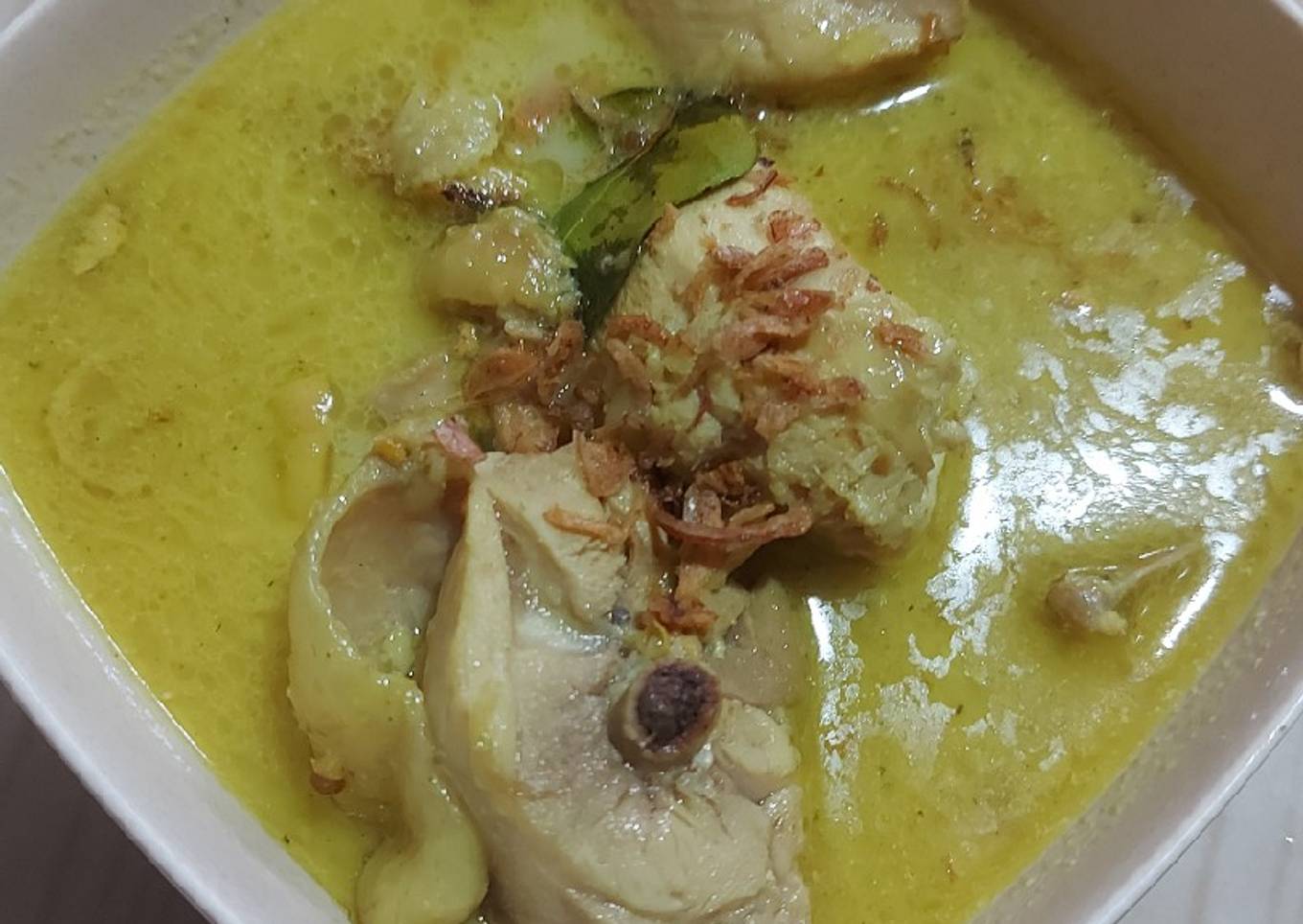 Opor Ayam bumbu kuning bunda arkha