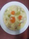 Potaje de fabas con pasta, verduras y bacon