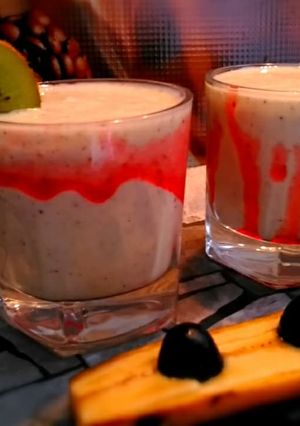 A picture of Dj's Banana Kiwi Smoothie.