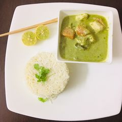 A picture of Paneer thai green curry.