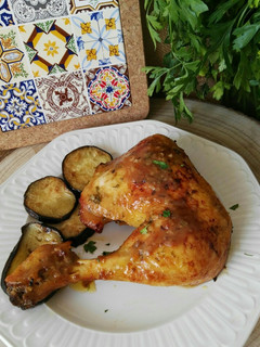Una foto de Pollo asado con salsa sriracha