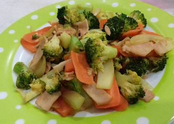Easiest Way to Recipe Tasty Stir Fried Broccoli Carrots with Ham