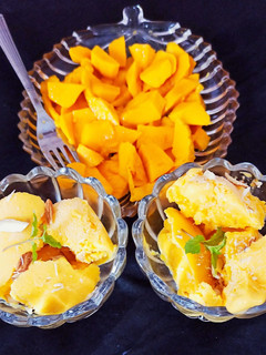 अल्फांसो मैंगो आइस क्रीम (Alphonso Mango Ice Cream recipe in hindi) रेसिपी मुख्य फोटो