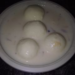 A picture of Rasmalai.