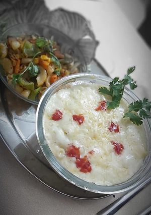 A picture of Backed dish vegetable and pineapple macaroni.