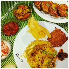 A picture of Bhuni khichdi.