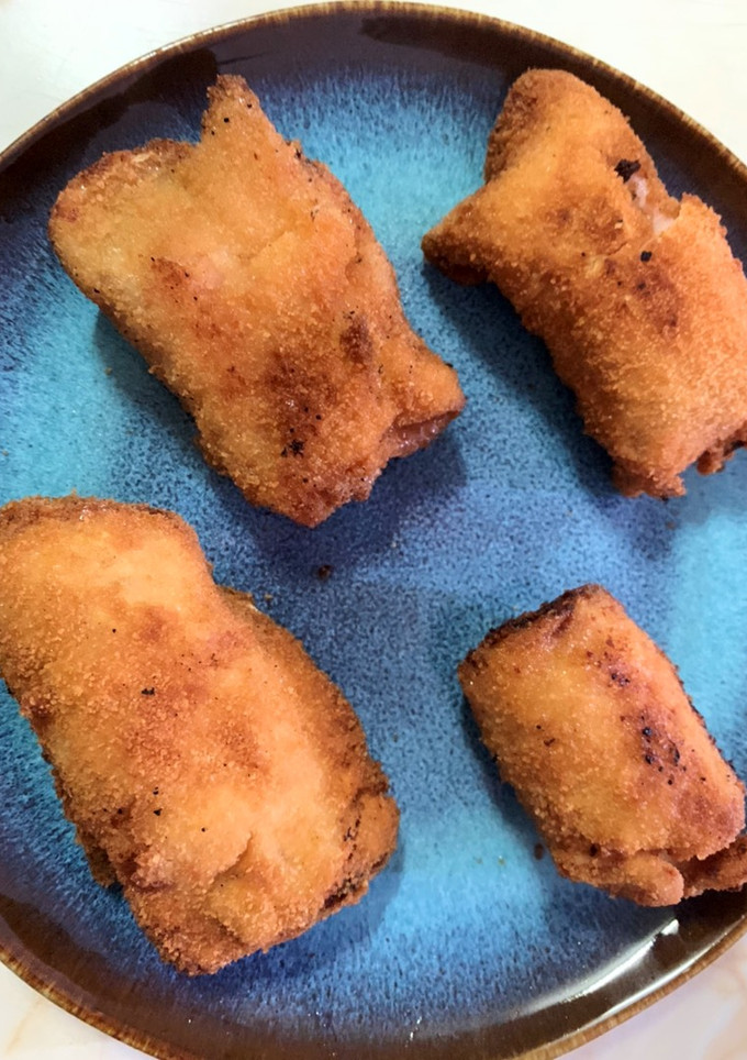 Una foto de Lomo adobado relleno de queso brie, queso de Cabra y mermelada de albaricoque casera