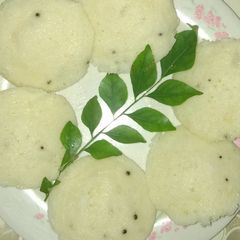 A picture of Idli.