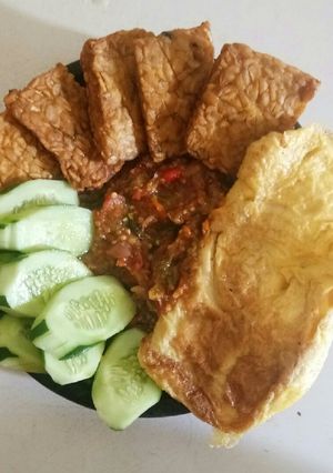 Foto resep Tempe Goreng Marinasi, Telur Dadar Plus Sambel Terasi