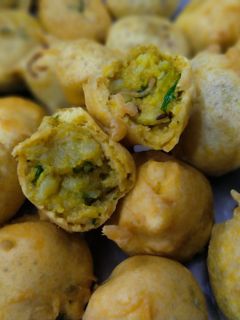 બટેટા વડા (Bataka wada recipe in gujarati) રેસીપી મુખ્ય ફોટો