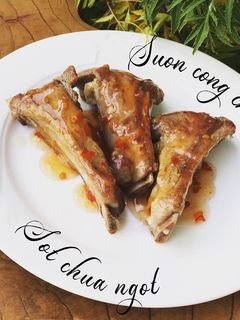 Hình của món Sườn cọng chiên sốt chua ngọt.