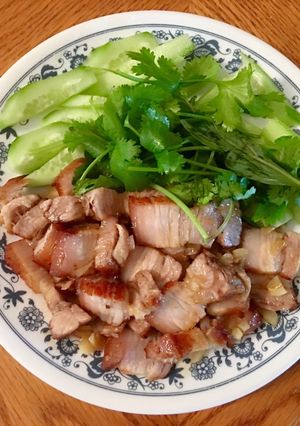 Hình của món Ba rọi chiên áp chảo sốt mật ong.