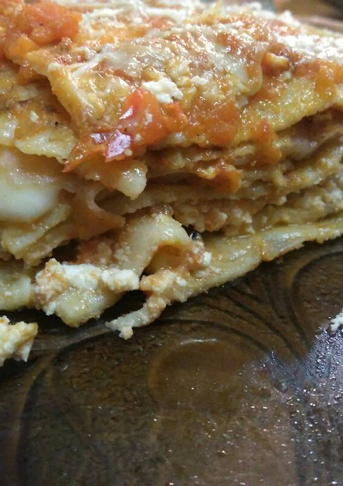 Una foto de Lasaña de ricotta, jamón y mozzarella con masa de panqueques