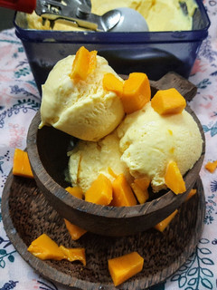 મેંગો આઈસ્ક્રીમ (Mango Icecream Recipe In Gujarati) રેસીપી મુખ્ય ફોટો