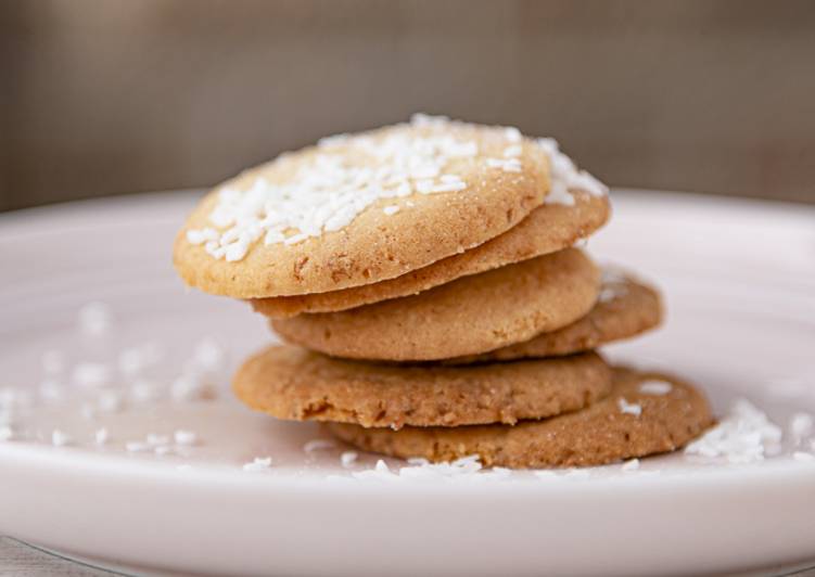 Recipe: Yummy Coconut Biscuits
