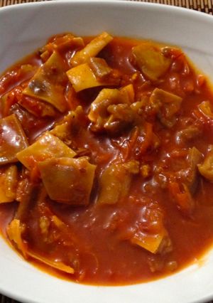 Una foto de Oreja guisada en salsa de tomate