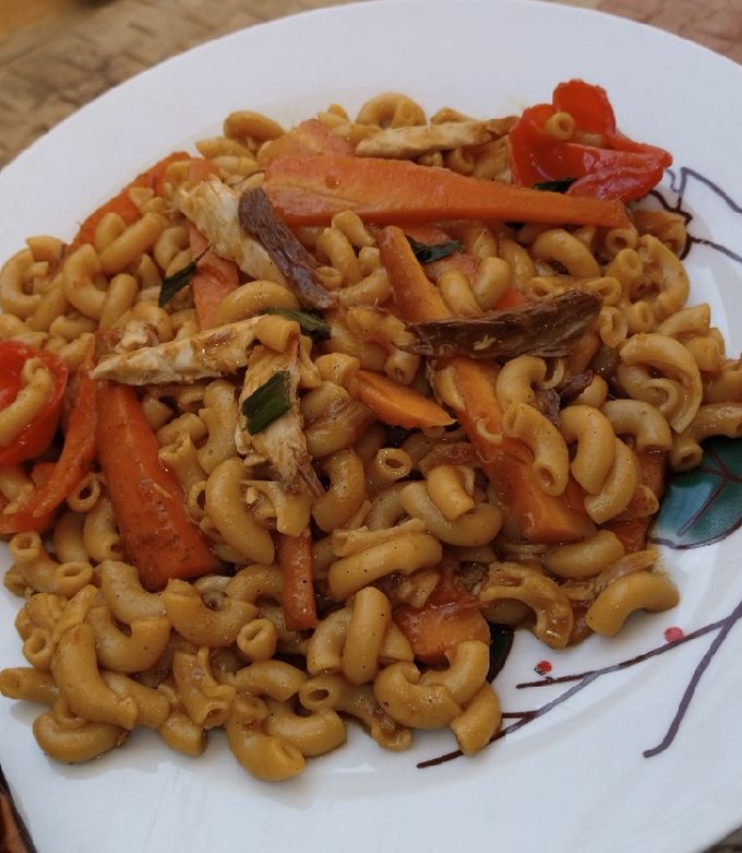 A picture of Stir fried Macaroni.